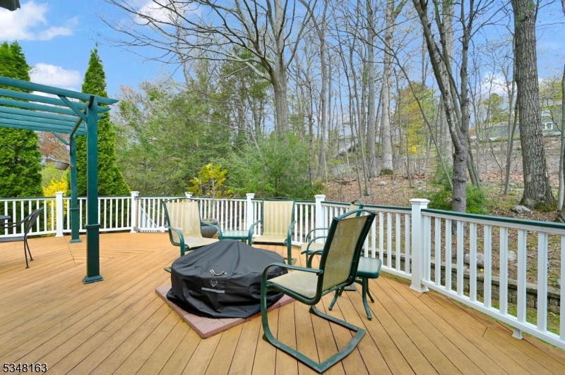 28 Bisset Dr