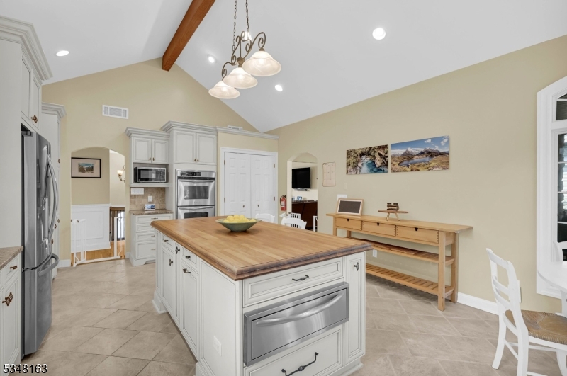 28 Bisset Dr