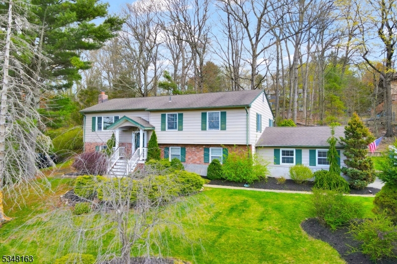 28 Bisset Dr