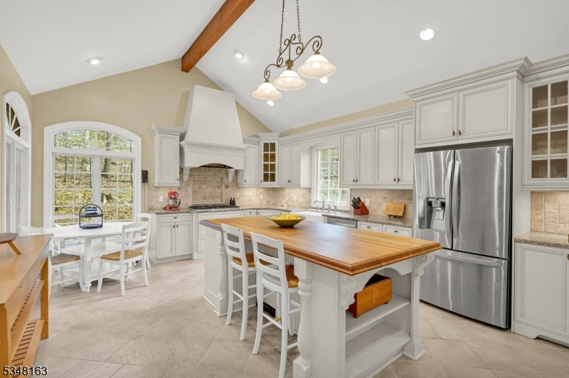 28 Bisset Dr