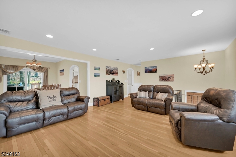 28 Bisset Dr