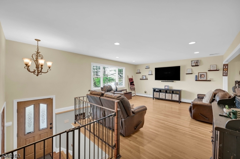 28 Bisset Dr