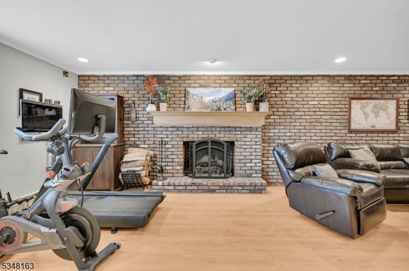 28 Bisset Dr