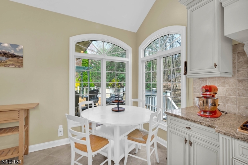 28 Bisset Dr