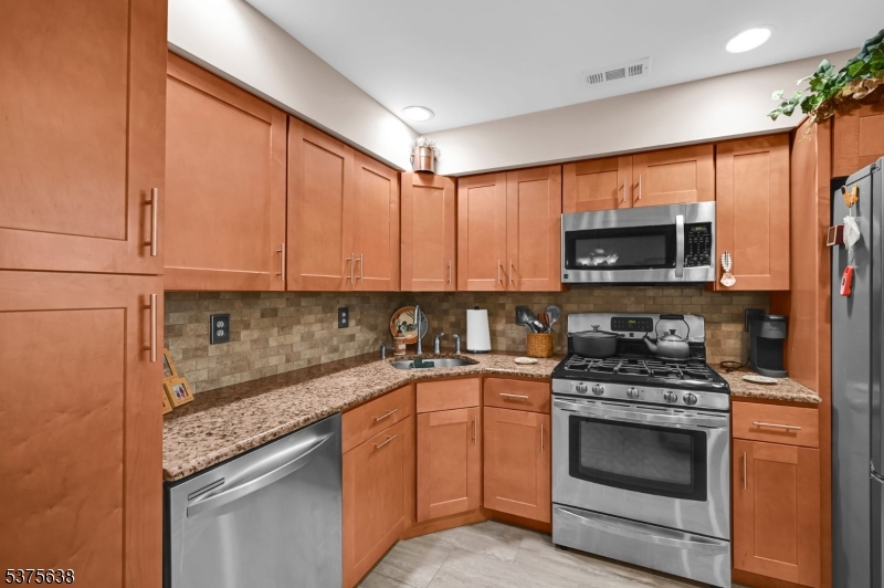 33 Concord Rd F