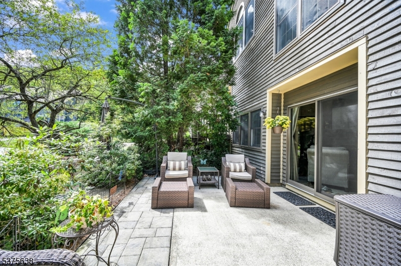 33 Concord Rd F