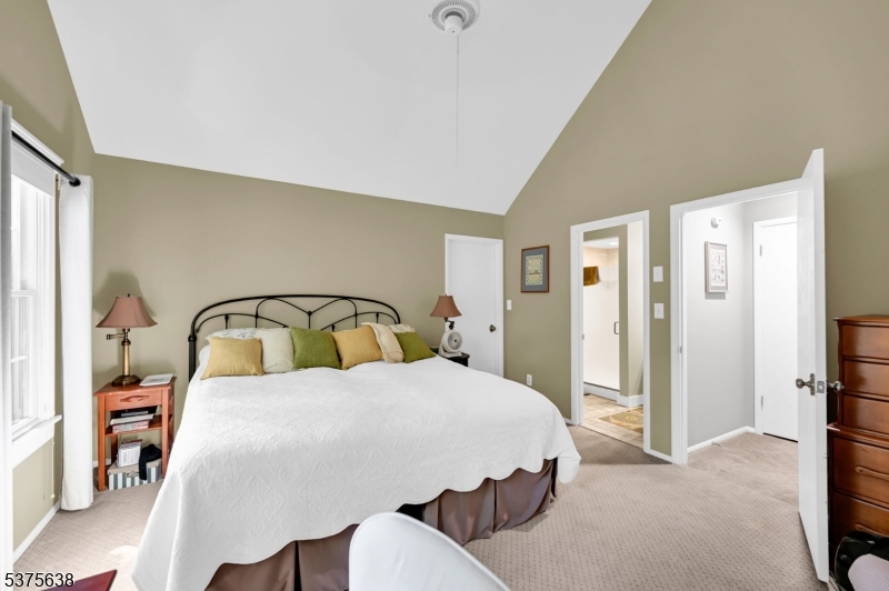 33 Concord Rd F