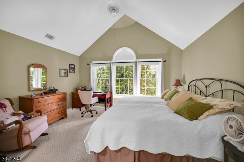 33 Concord Rd F