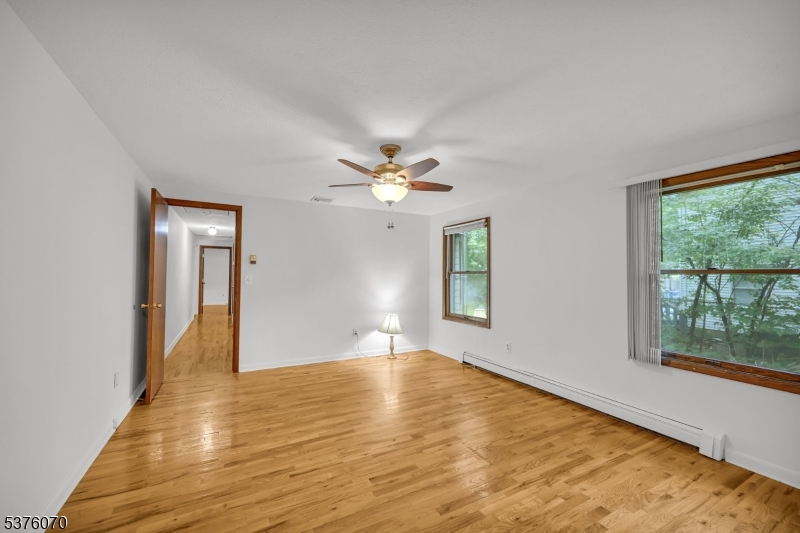 6 Dunham Rd