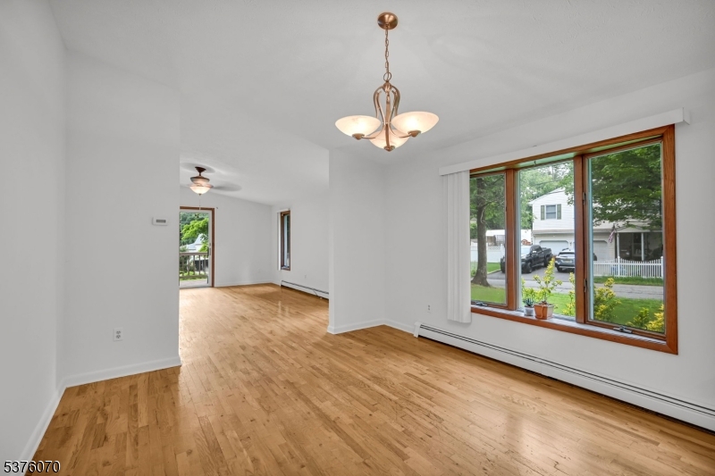6 Dunham Rd