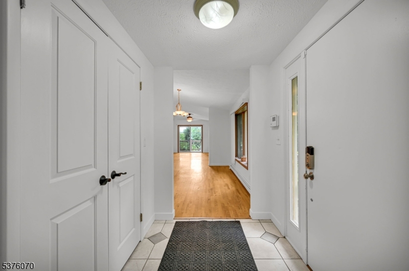 6 Dunham Rd