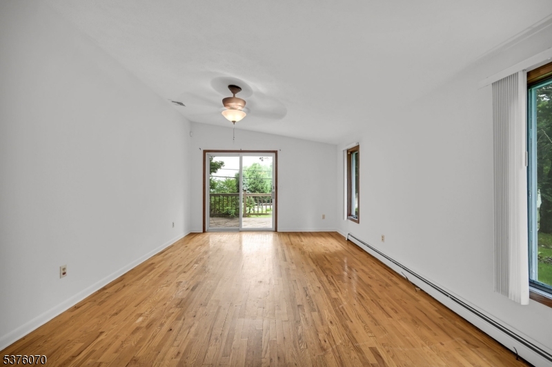 6 Dunham Rd