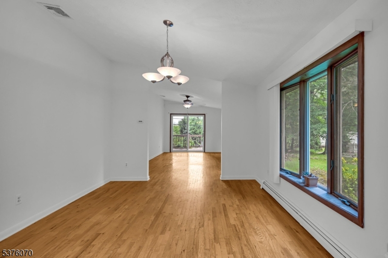 6 Dunham Rd