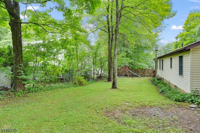 6 Dunham Rd