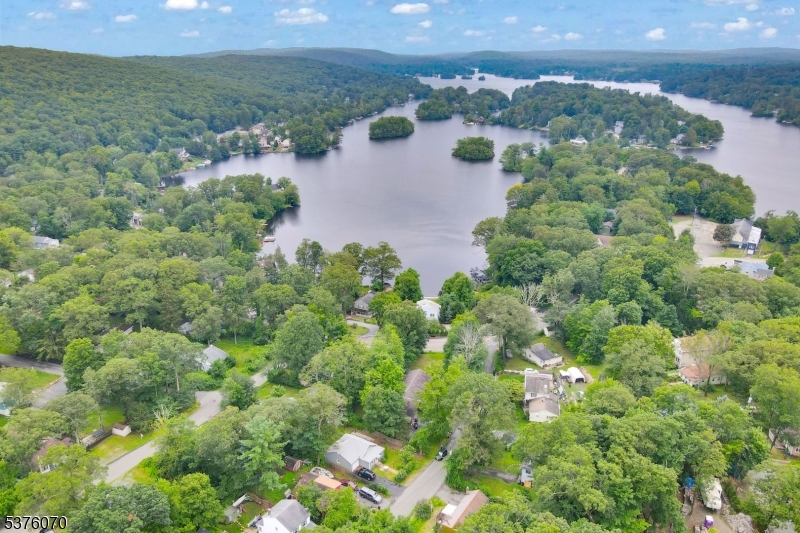 6 Dunham Rd