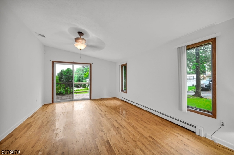 6 Dunham Rd