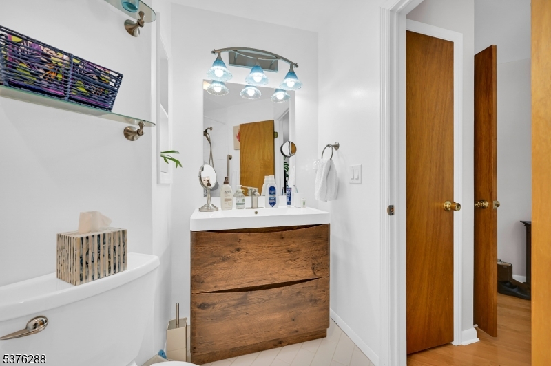 48 Bayonne Dr