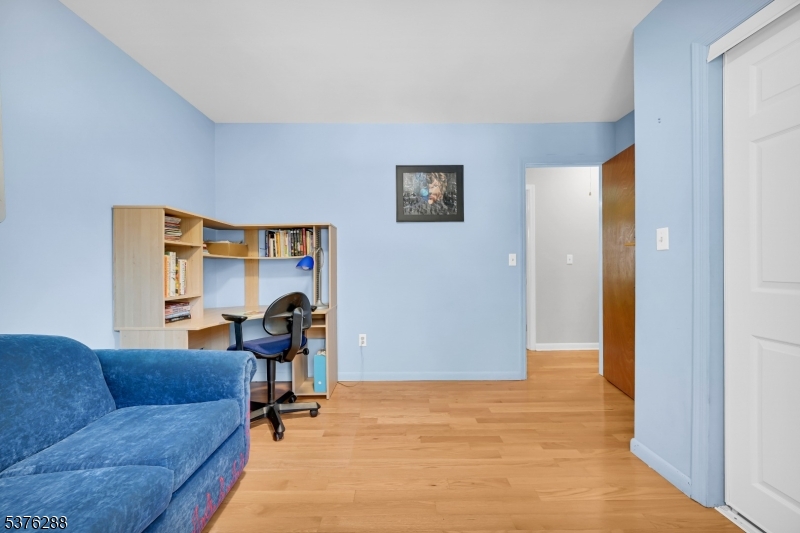 48 Bayonne Dr
