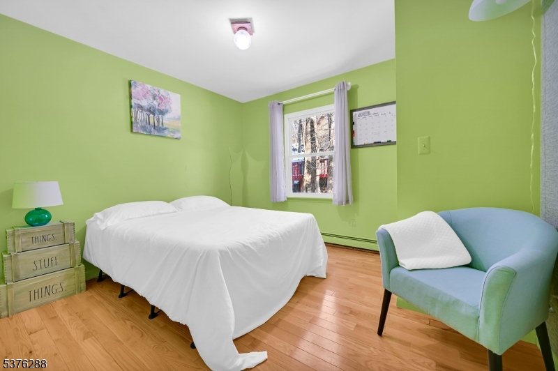 48 Bayonne Dr
