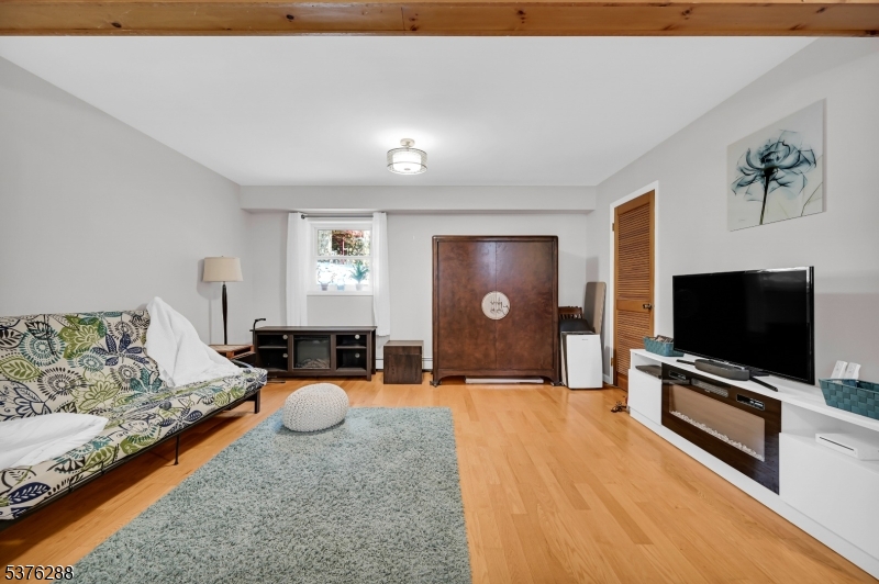 48 Bayonne Dr