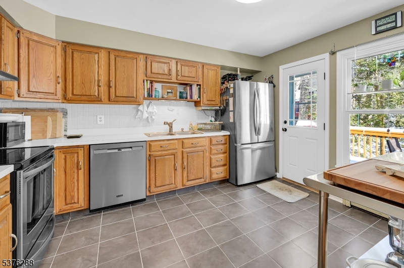 48 Bayonne Dr