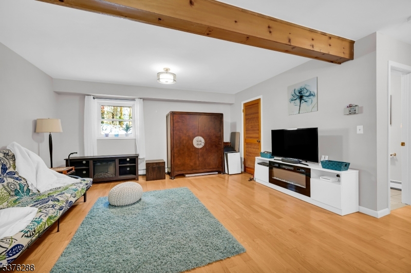48 Bayonne Dr