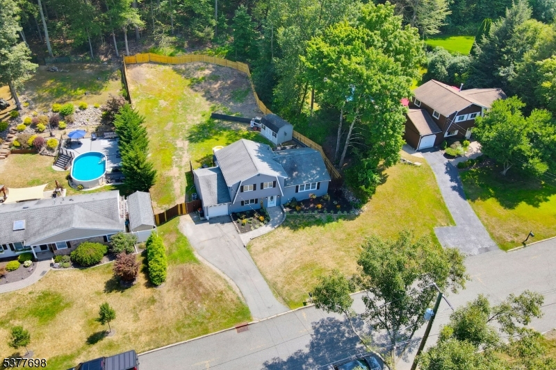 95 Morris Ave