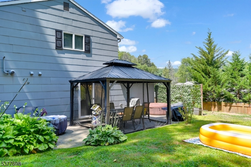 95 Morris Ave
