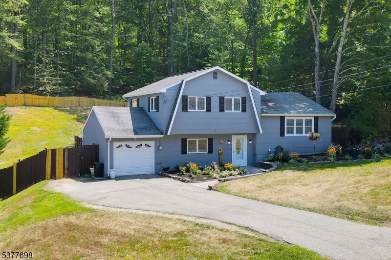 95 Morris Ave
