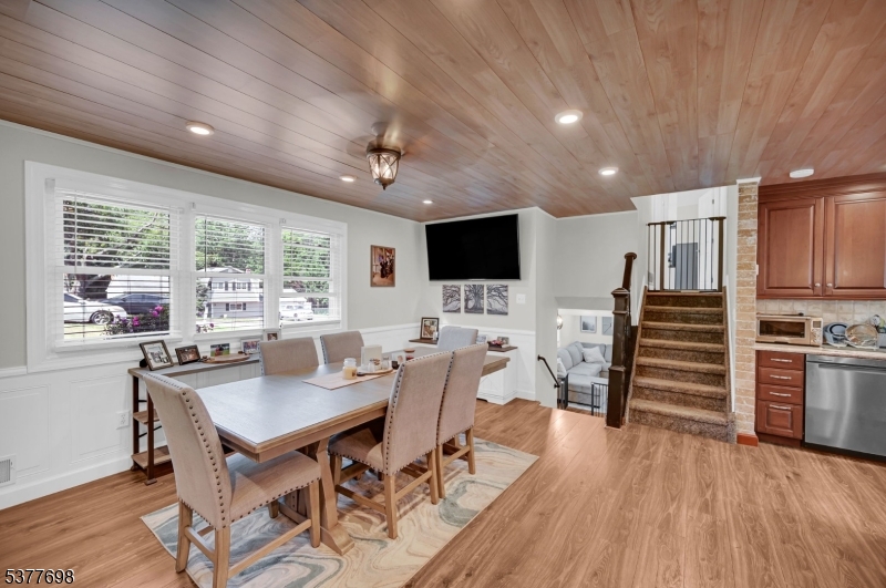95 Morris Ave