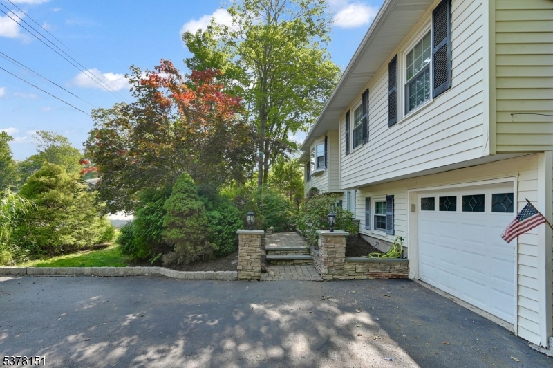 145 Mountain Cir