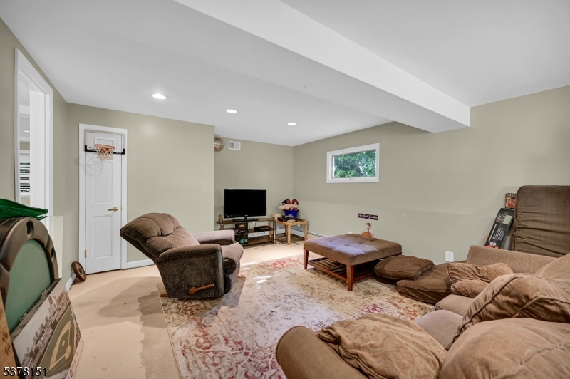 145 Mountain Cir