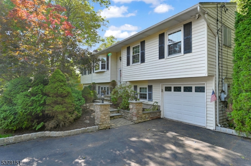145 Mountain Cir