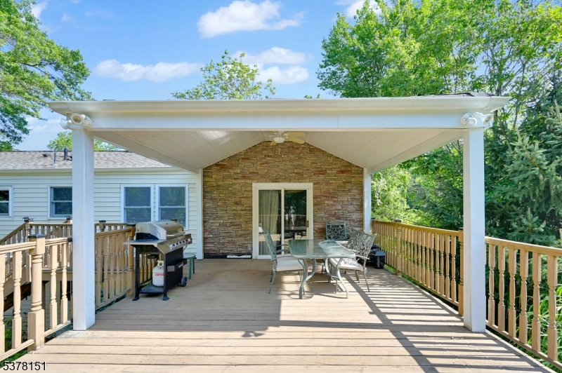 145 Mountain Cir