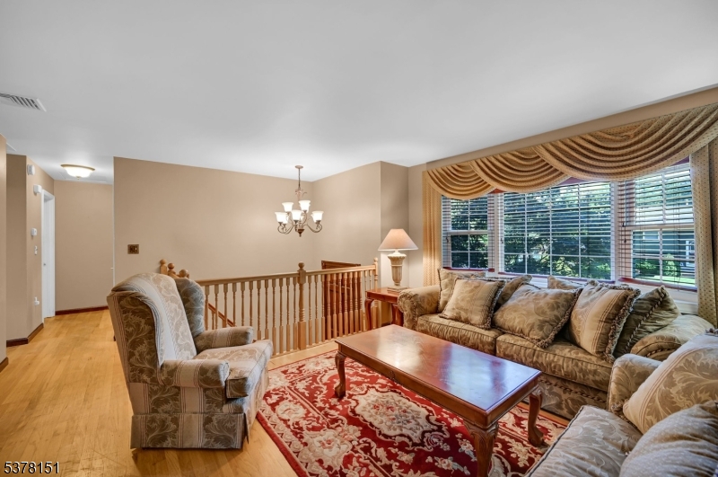 145 Mountain Cir