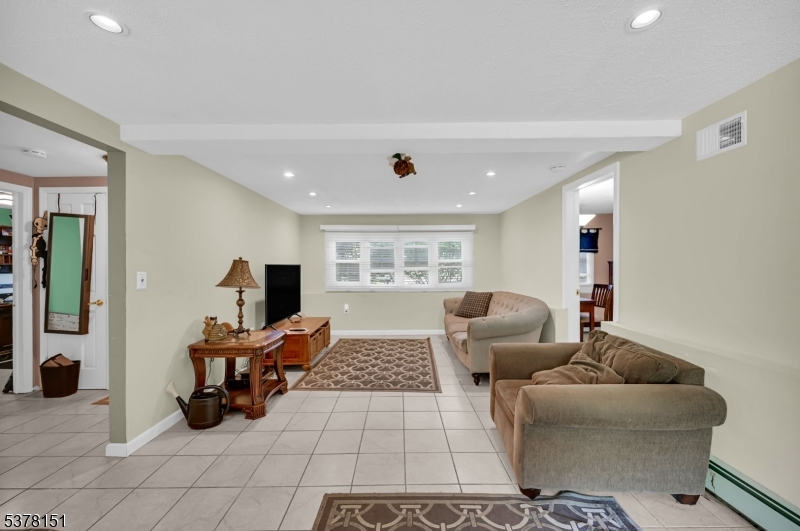 145 Mountain Cir