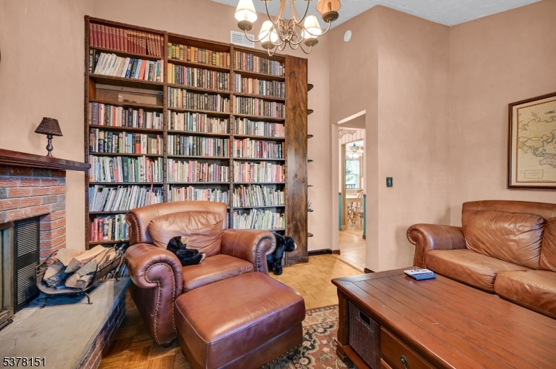 145 Mountain Cir