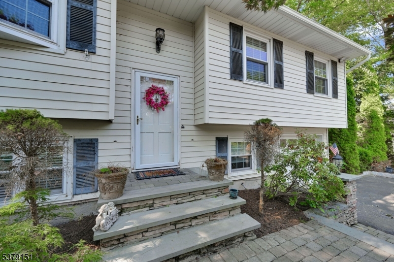 145 Mountain Cir