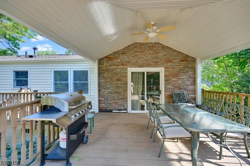 145 Mountain Cir