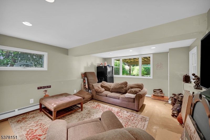145 Mountain Cir