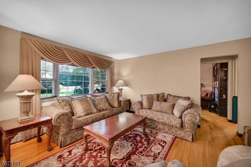 145 Mountain Cir