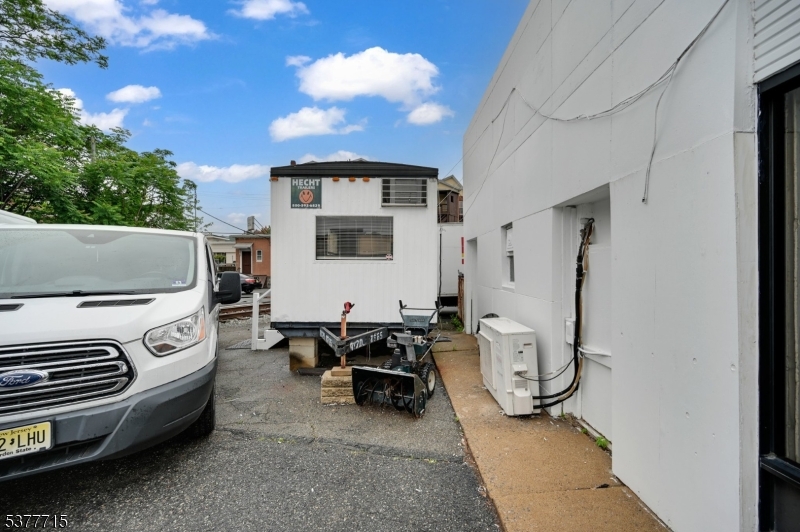 33 N Morris St
