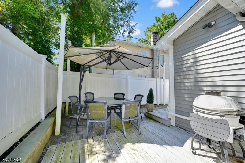 574 Warwick Tpke