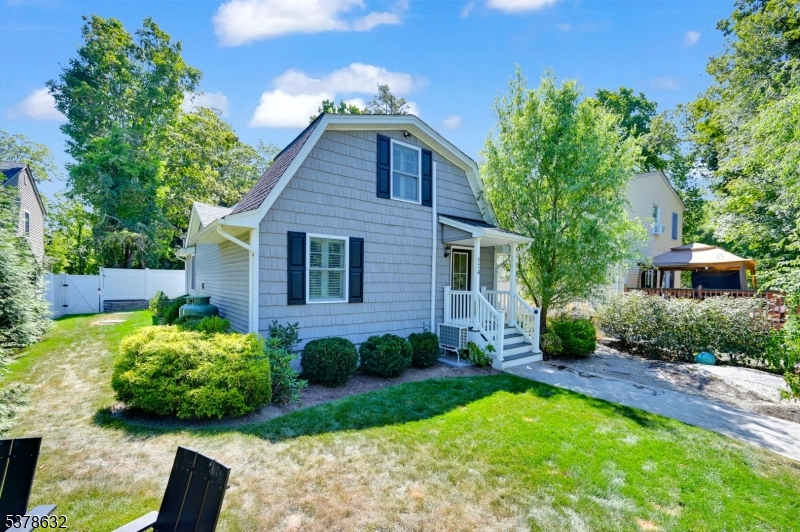 574 Warwick Tpke