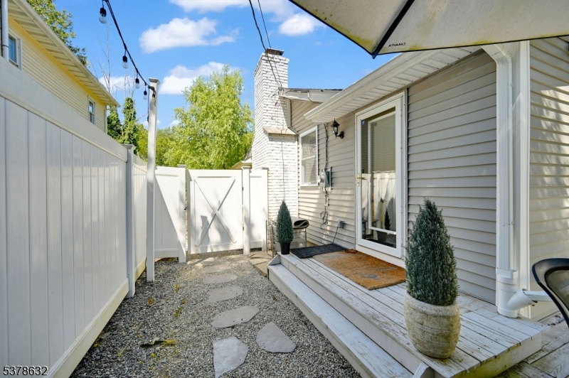 574 Warwick Tpke