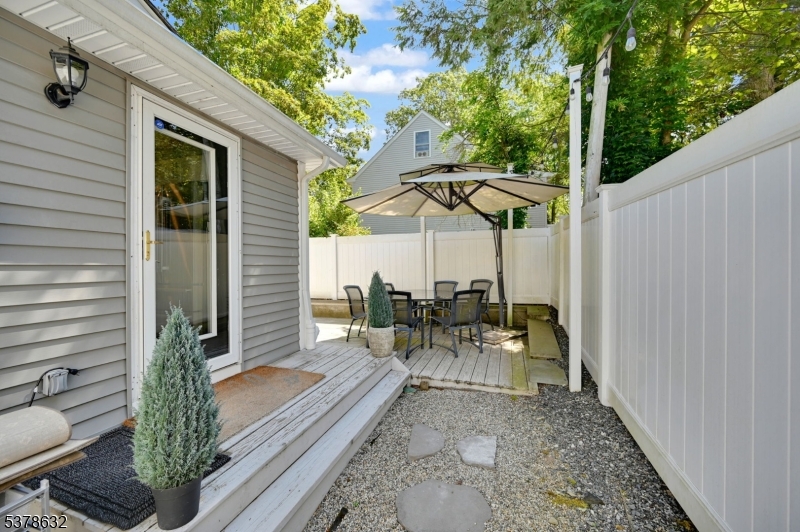 574 Warwick Tpke