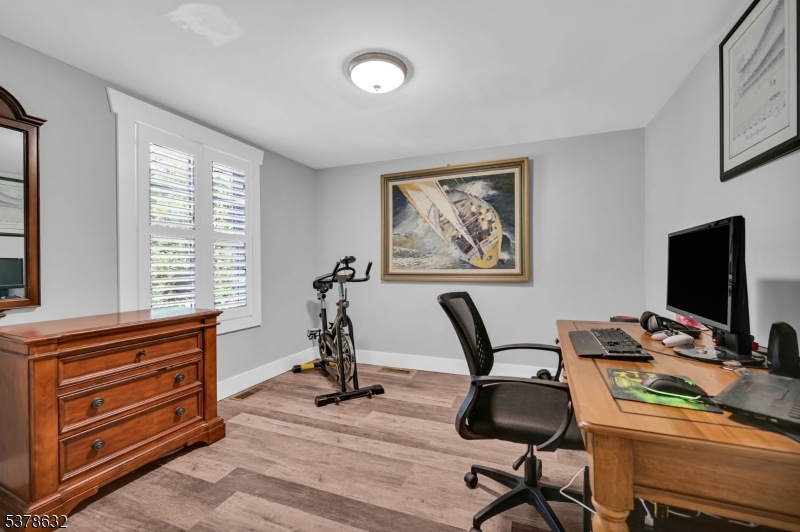 574 Warwick Tpke