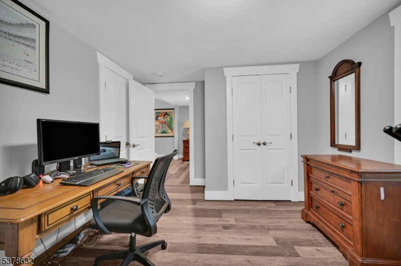 574 Warwick Tpke