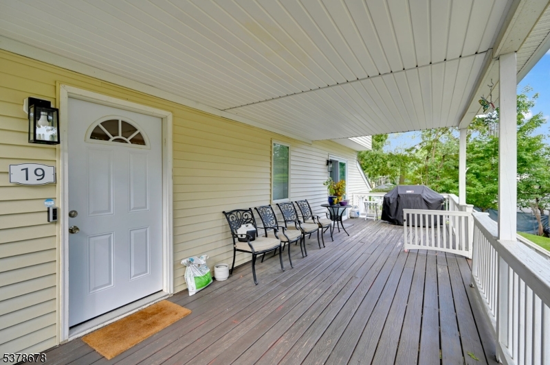 19 Northwestern Way