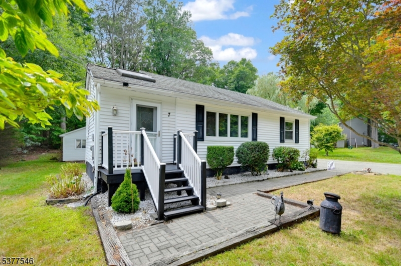 7 Wayside Rd